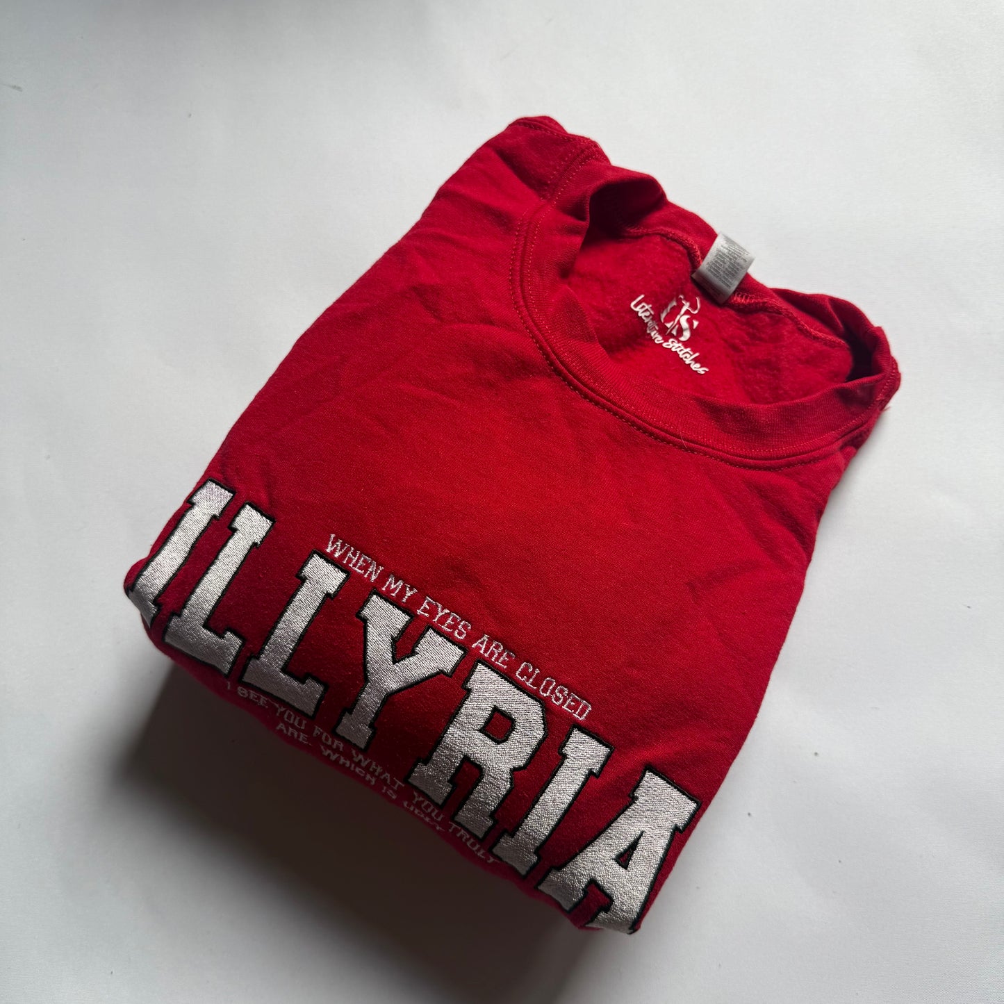 ILLYRIA Red XL Sweatshirt